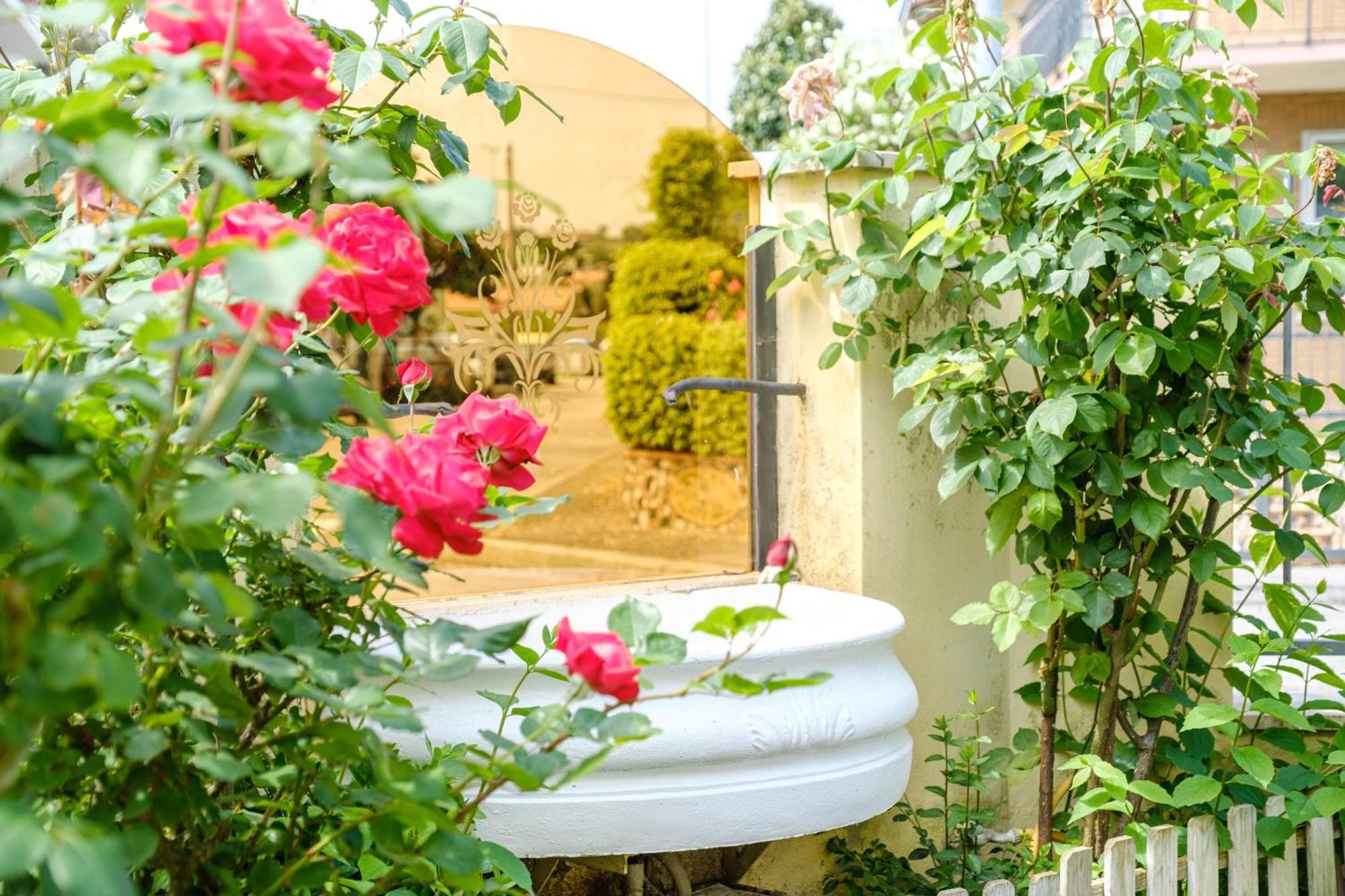 Le Rose - Suites E Breakfast A 5 Min Dal Mare E Misano World Circuit มิซาโน อาดรีอาติโก ภายนอก รูปภาพ